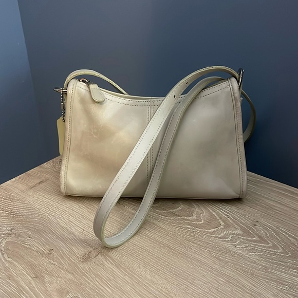 Vintage Coach Pistachio Green Small Leather Crossbody 4104 - Picture 1 of 12